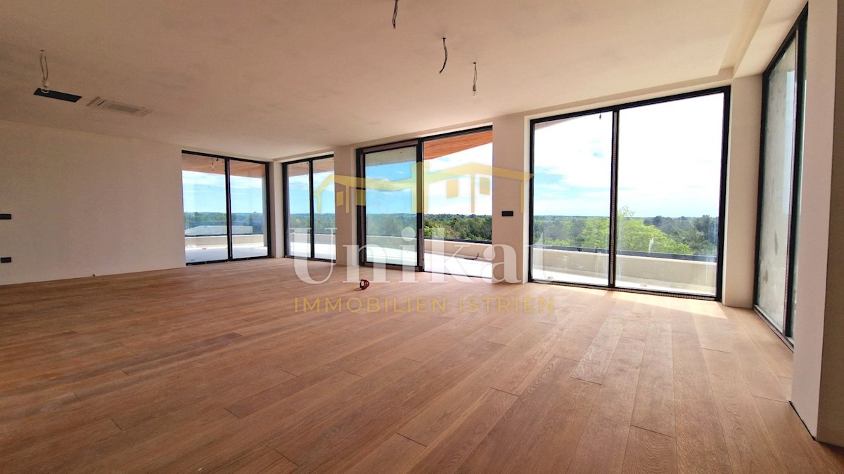 Penthouse in Meernähe mit Jacuzzi und Dachterrasse